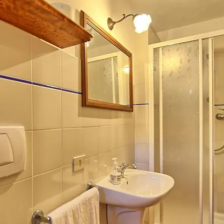 Ponte A Ema Sleeps 4 T241480 Apartment *